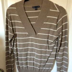 Gap V-neck Sweater